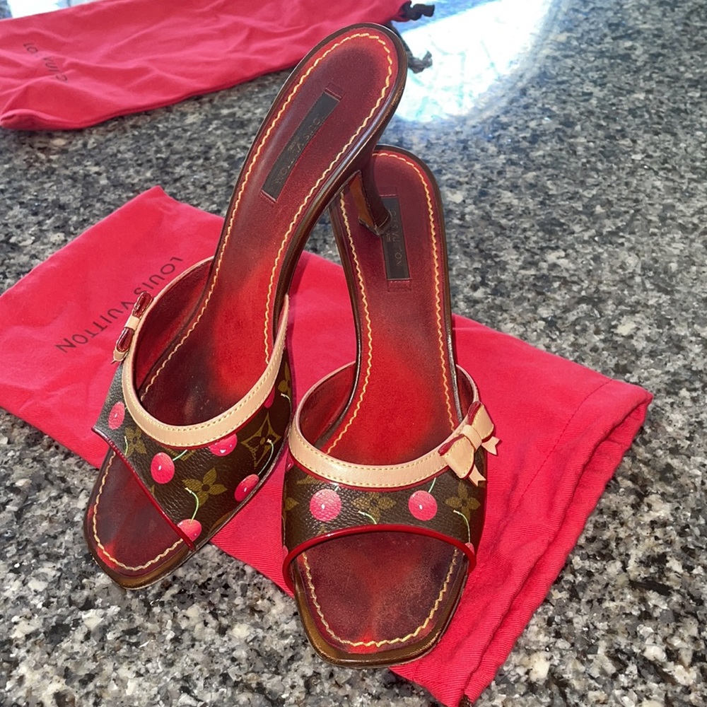 Louis Vuitton Takashi Murakami 🍒 Cherry slides - Picture 10 of 11
